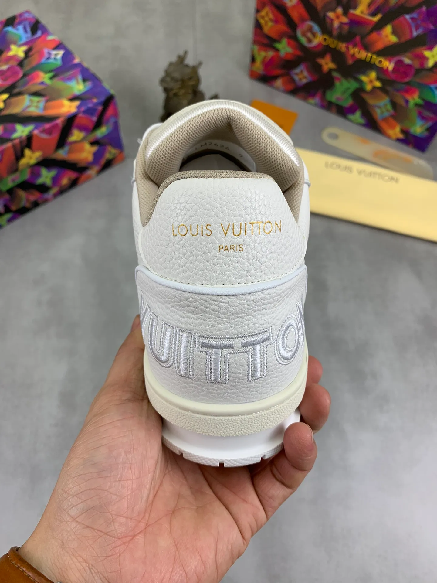 Men's shoes 💰P580 New style 💰💎💎Latest color High version 2025Louis*Vuitto* LV Traine Catwalk TRAINER outsole and fabric private model A shoe that definitely costs a lot of money and effort. This series was designed after the arrival of Vifgil. It is favored by many fans every season. Original TPU outsole Original packaging Men's size: 38-45 (46 can be customized) Color: 3️⃣ colors available (available from stock, super fast delivery)